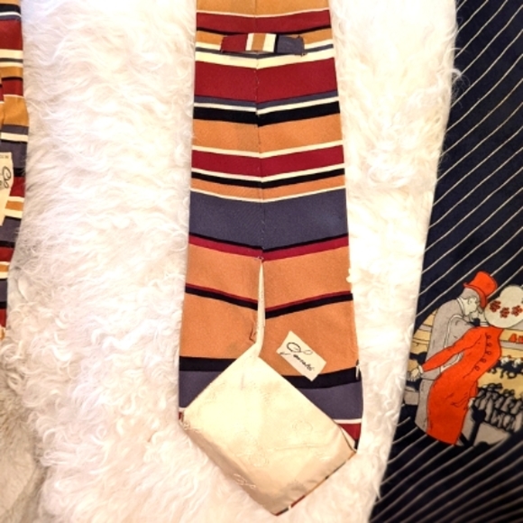 Vintage Italian Silk Iconic Graphic Art Ties - Picture 8 of 12